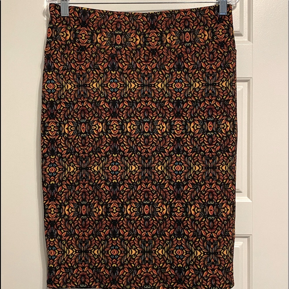 SALE! EUC Lularoe Cassie pencil skirt size Medium